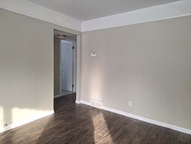 Foto del edificio - Charming 3 bedroom bungalow freshly updated