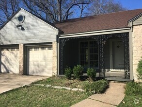 Building Photo - 609 Monroe St