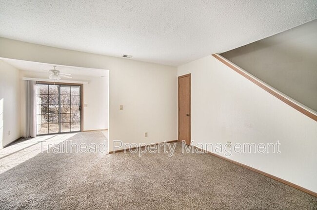 Building Photo - 410 NW Nottingham Ln