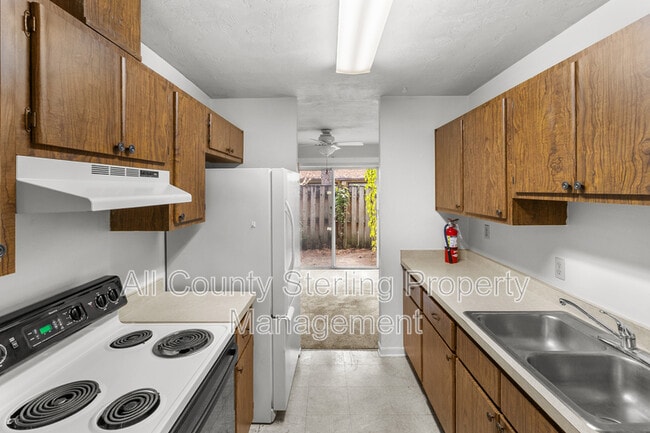 Building Photo - 4501 SW 71st Terrace