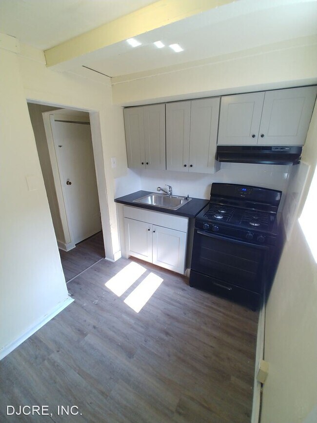 2 br, 1 bath House 2963 Hartville Street House Rental in