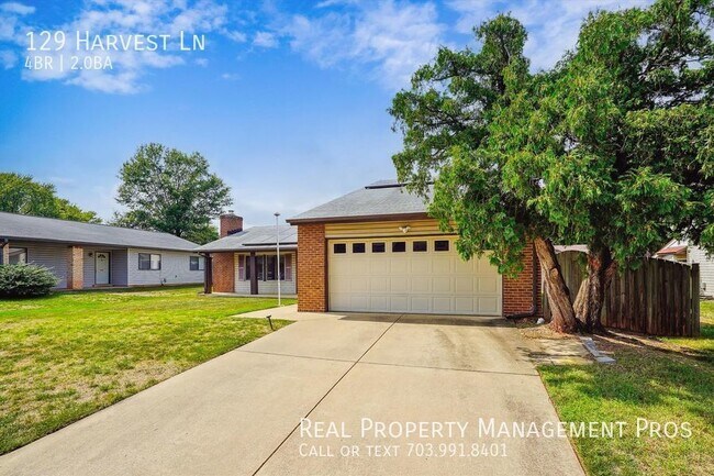 Building Photo - Beautifully Updated Single Family Home For...