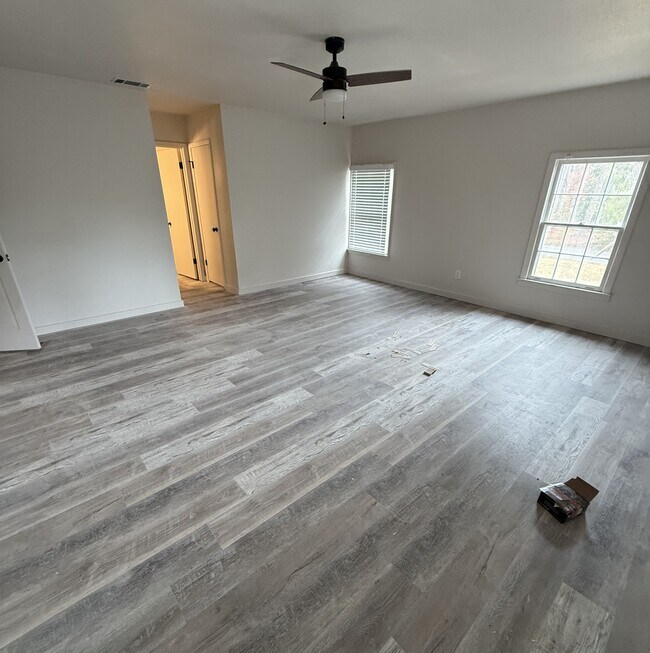 Foto del edificio - 1402 Perryman Dr