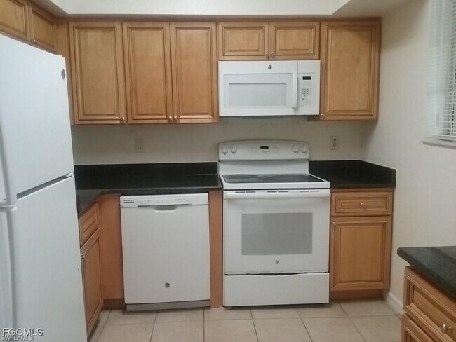Foto del edificio - 8358 Bernwood Cove Loop