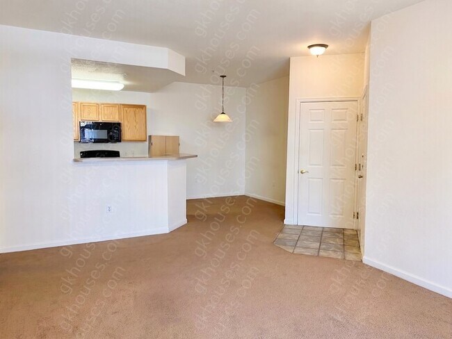 Building Photo - 2-Bed/2-Bath Condo/Pet Friendly/Voucher Accepted/Available Soon!
