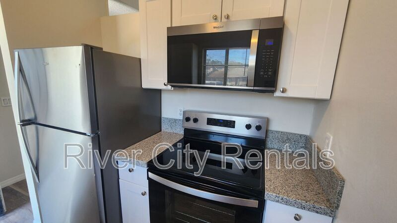 Foto principal - 2430 N Seabury Pl