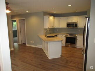 Building Photo - 21 Hunt Club Cir