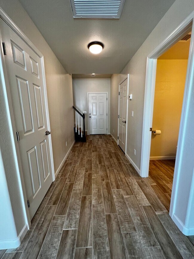 Foto del edificio - 3348 N Yavapai Rd E