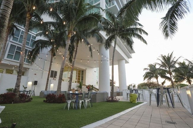 PALM COURT - Pier 19 Residences and Marina