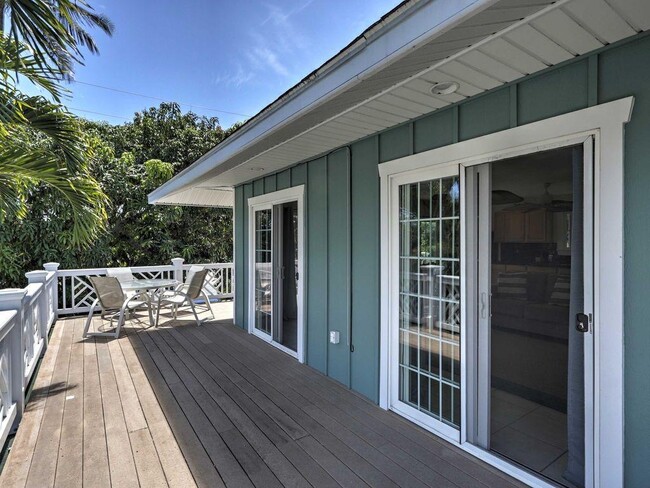 Building Photo - 835 N Kalaheo Ave