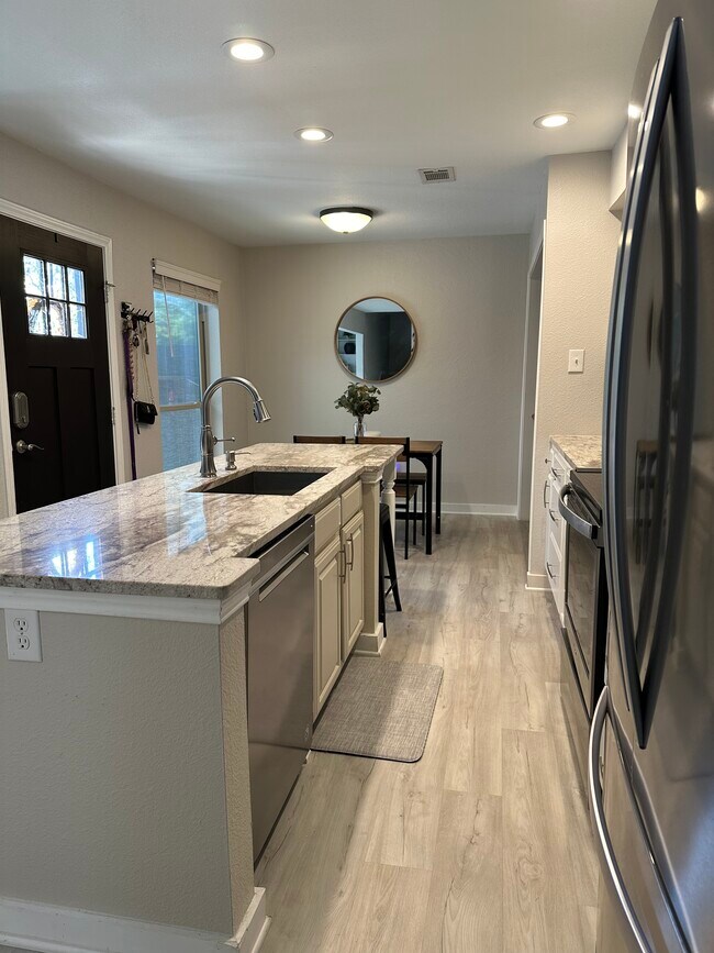 Cocina - 714 E Wall St