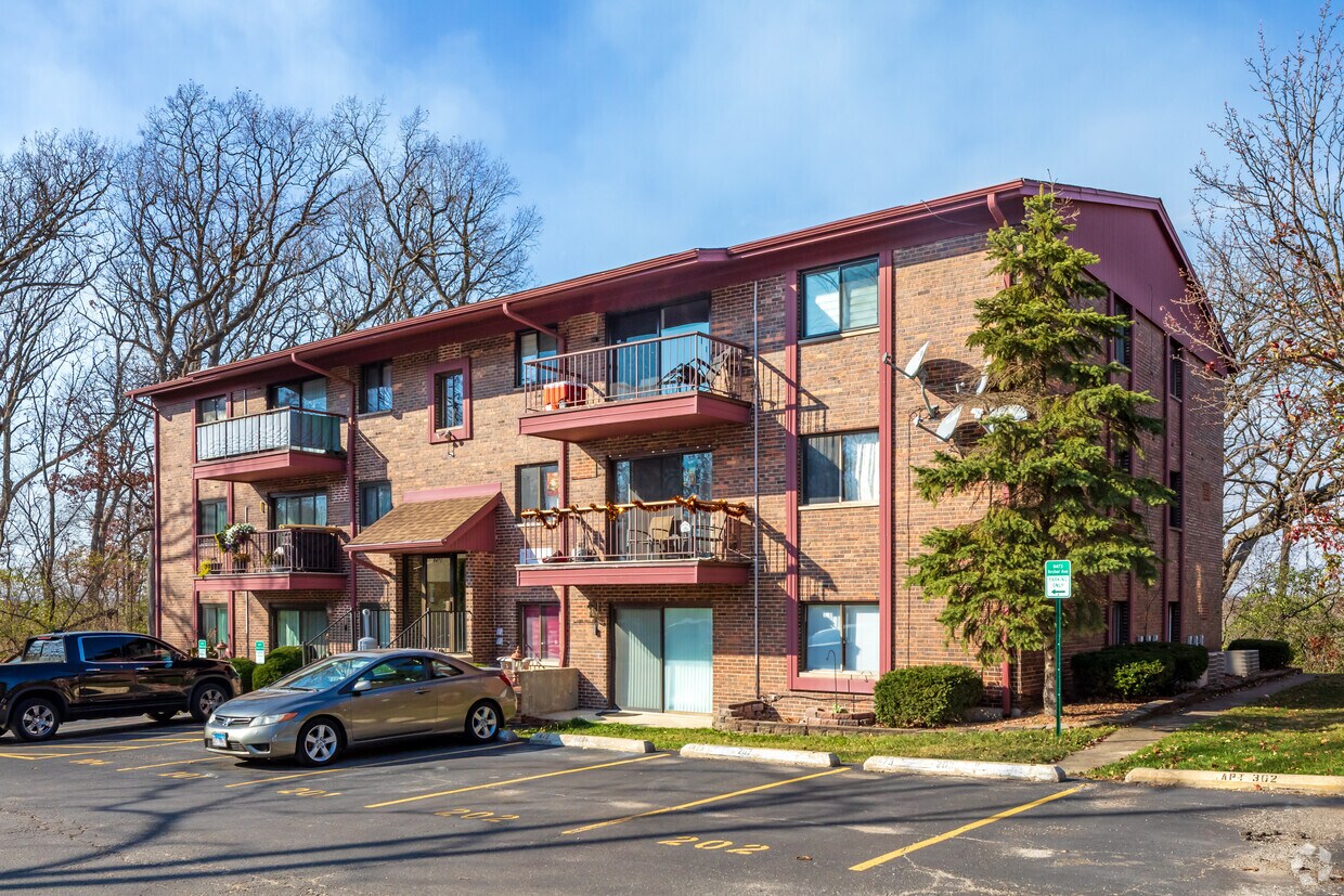 8473 S Archer Ave, Willow Springs, IL 60480 Apartments in Willow