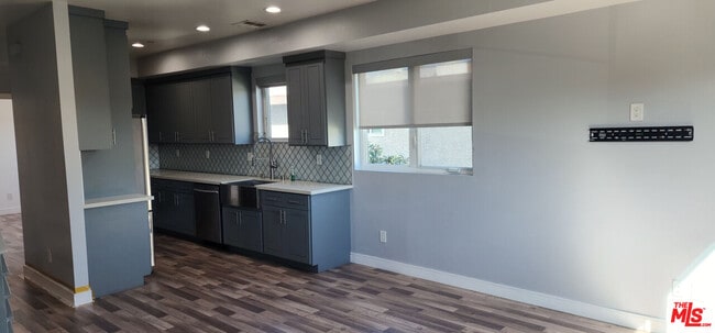 Building Photo - 5731 Klump Ave