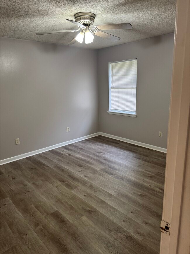 Foto del edificio - 2 Kim Ln