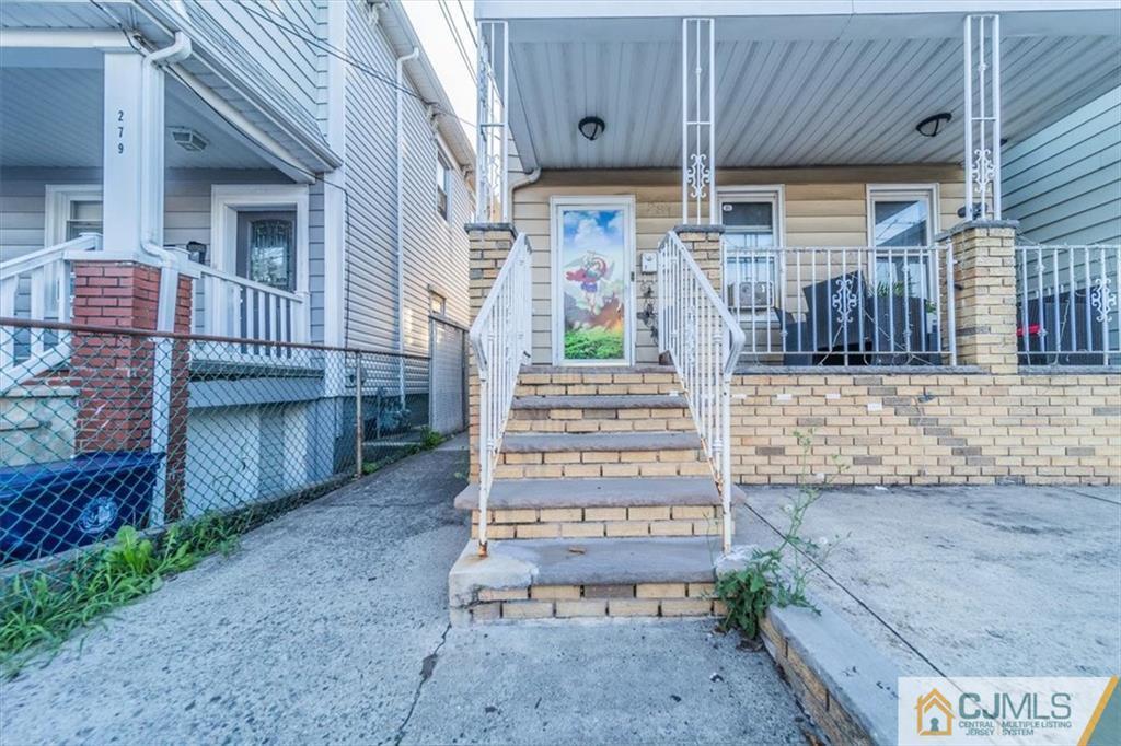 Foto principal - 281 Goodwin St