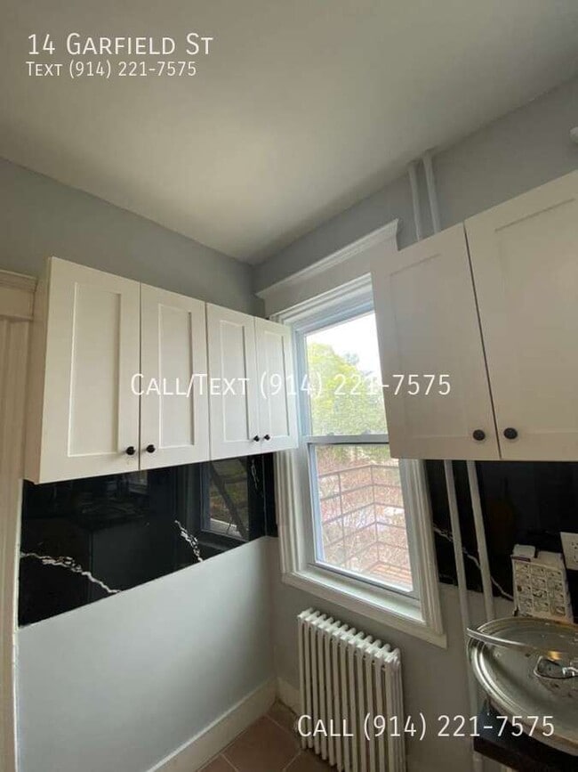 Building Photo - 14 Garfield St