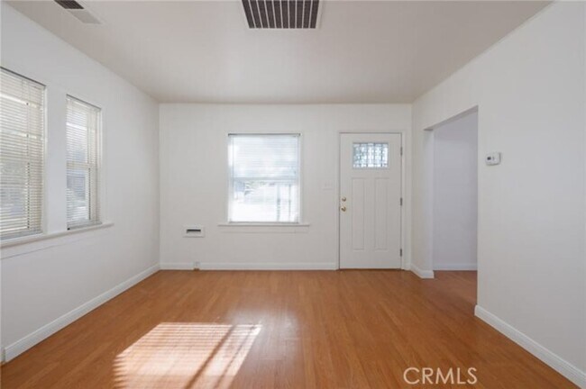 Foto del edificio - 4211 Elmwood Ct