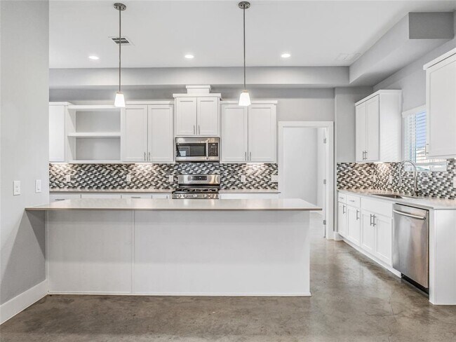 Building Photo - 6911 Meador Ave