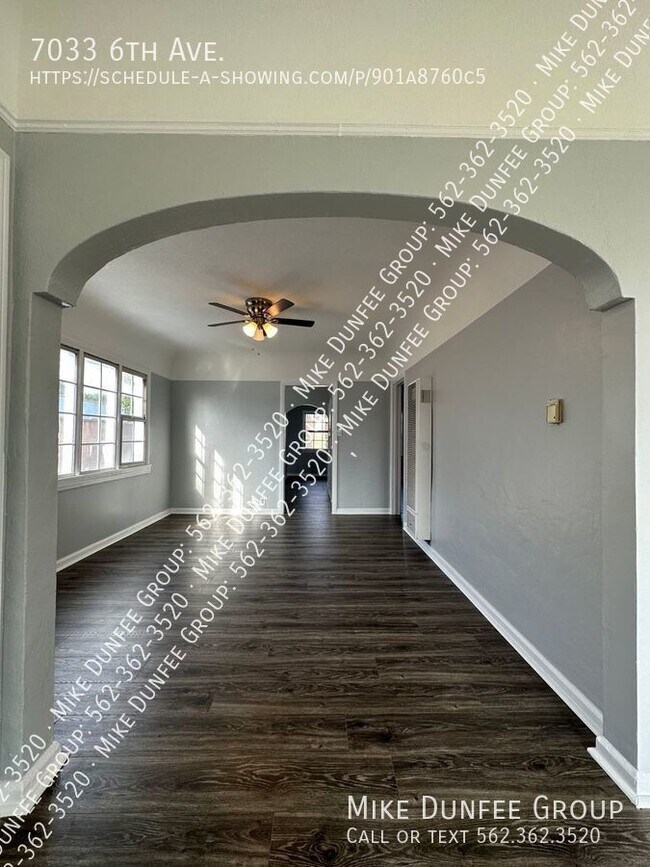 Building Photo - Los Angeles 2 Bedroom, 1 Bathroom Duplex N...