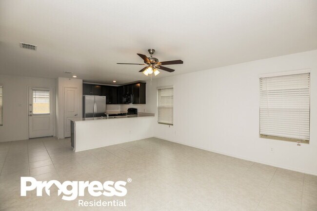 Building Photo - 1125 Crestview Dr