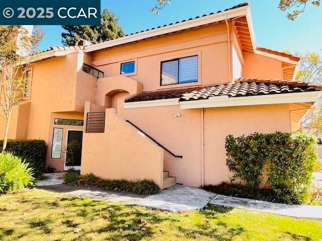 Foto del edificio - 3046 Lakemont Dr