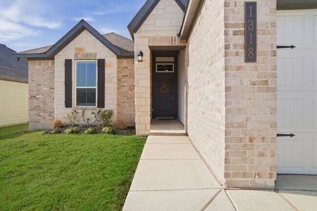 Foto del edificio - 1318 Kingsgate Dr