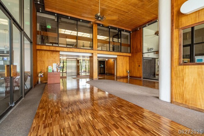 Foto del edificio - 2724 Kahoaloha Ln