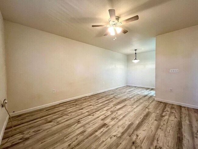 Building Photo - Aeloa Terrace: 2 Bed, 2 Bath Townhome w/ 2...