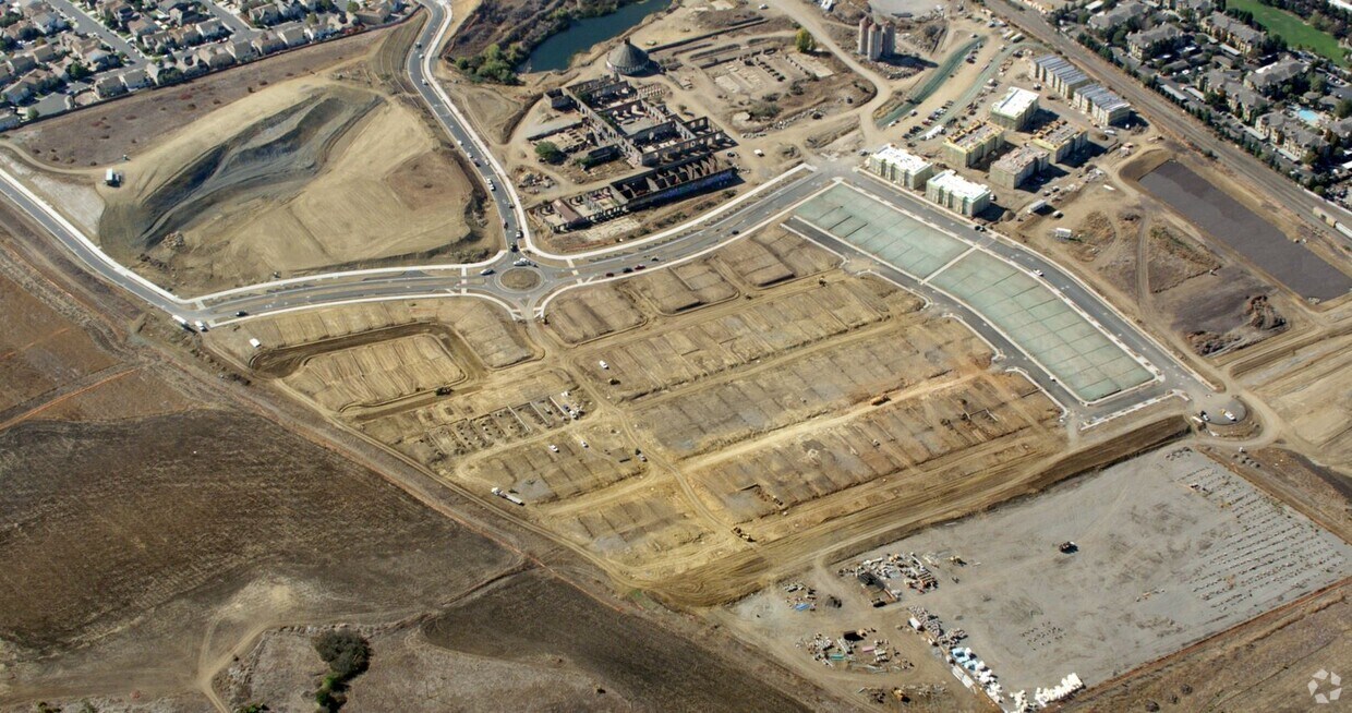 Lemos Pointe at Watson Ranch Apartments in American Canyon, CA