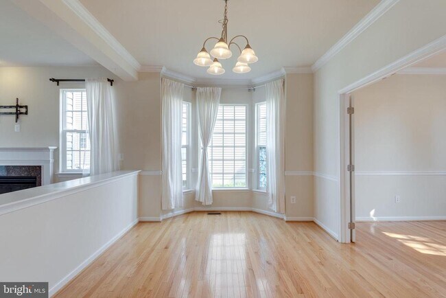 Foto del edificio - 10424 Goldenrod Dr