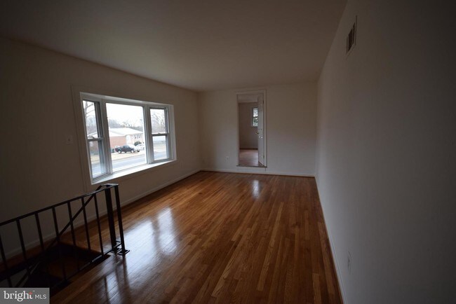 Foto del edificio - 14821 Darbydale Ave