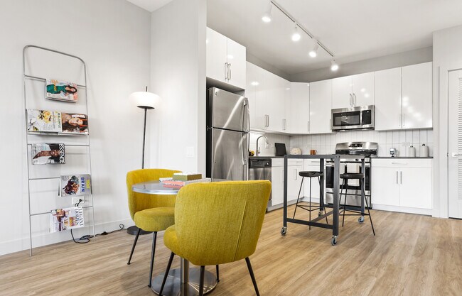 Building Photo - 330 S. Wells St - New Apartments Available...