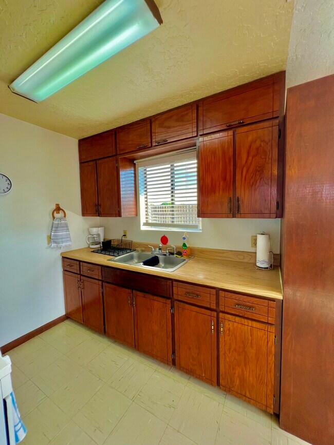 Foto del edificio - 3058 Tenorio Dr