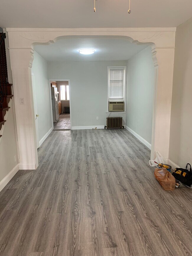 Foto del edificio - 127 E Snyder Ave