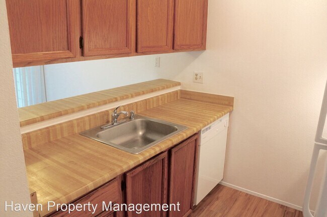 Building Photo - 2 br, 1 bath House - 22244 24th Ave S Unit...