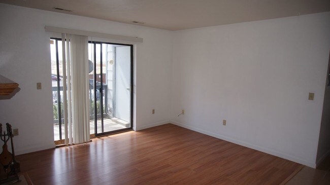 Foto del edificio - 10872 W Evans Ave