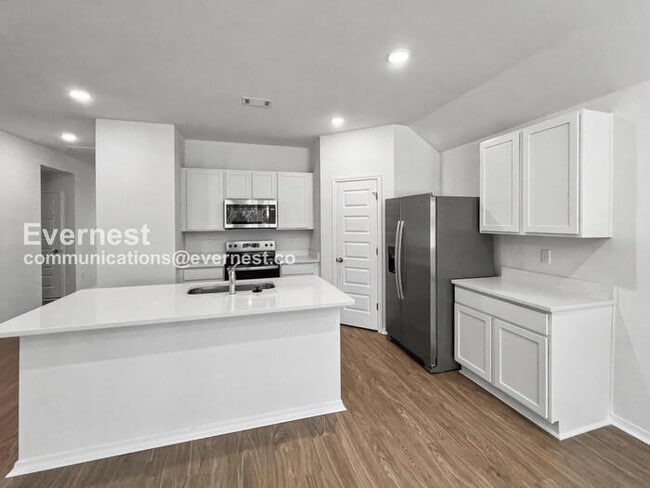 Building Photo - 1517 Ridgefield Cir