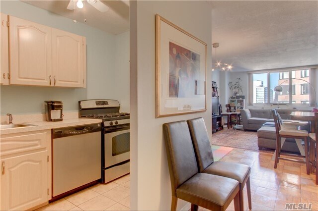 Foto principal - 345 E 93rd St