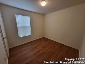 Foto del edificio - 7963 M G Rd