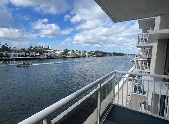 Foto del edificio - 1600 S Ocean Dr