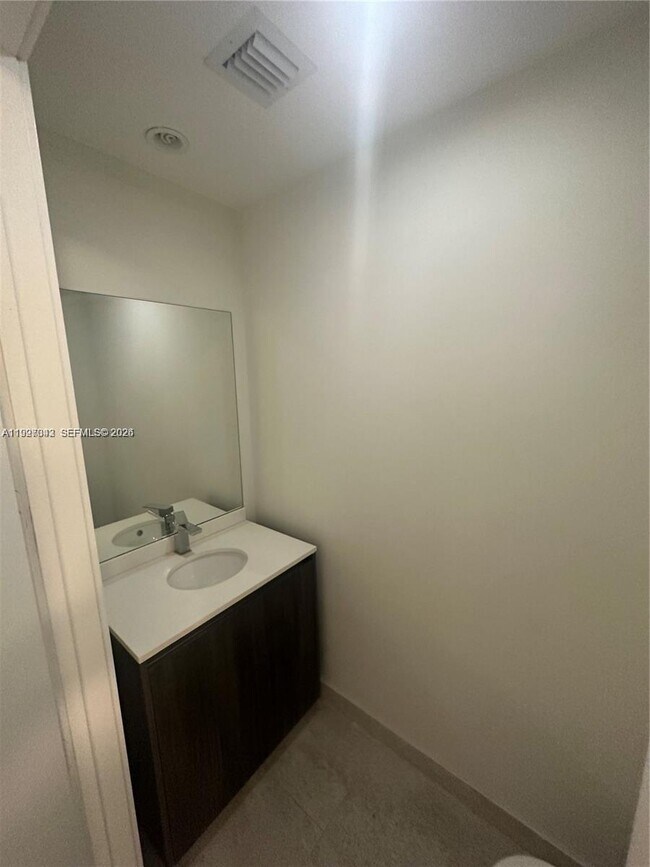 Foto del edificio - 488 NE 18th St