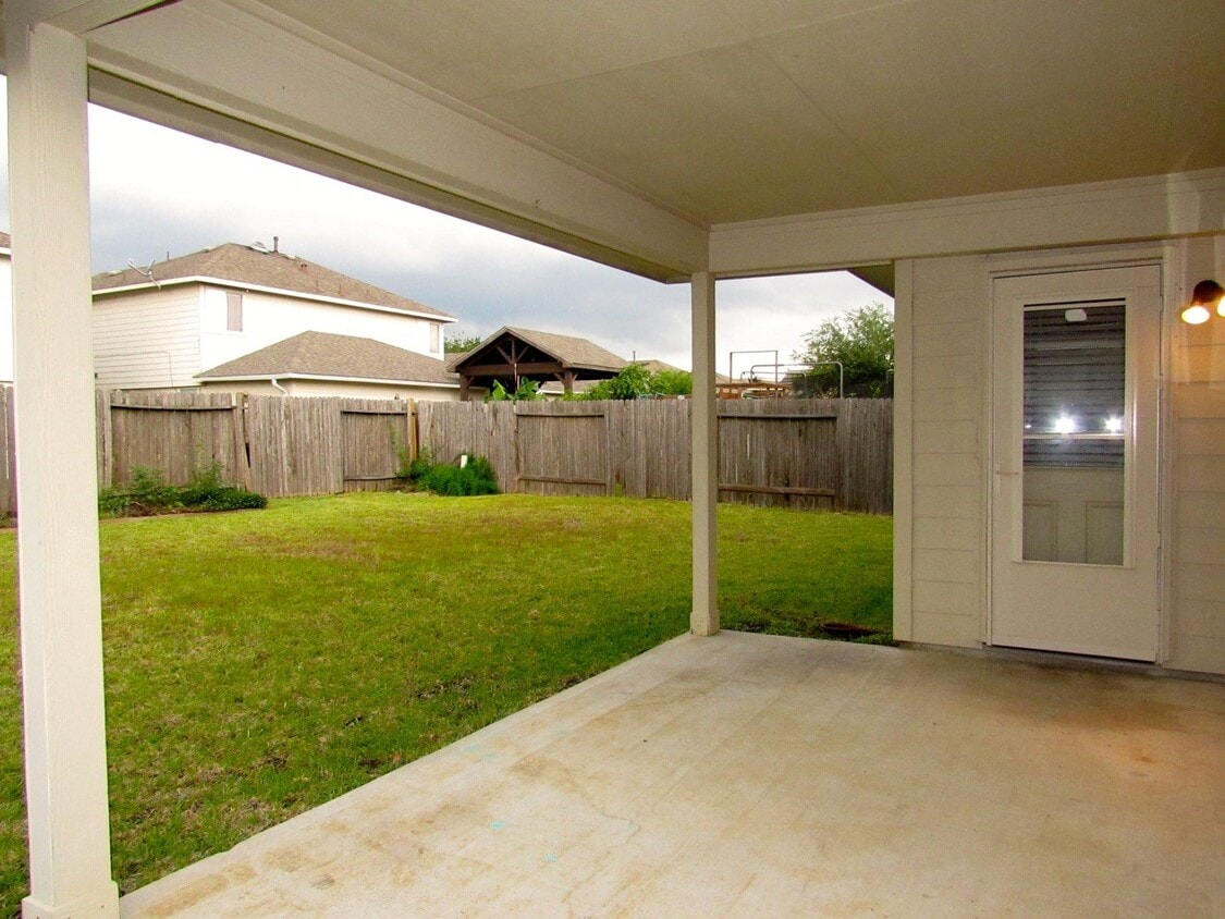 Building Photo - 21315 Bella Mountain Dr