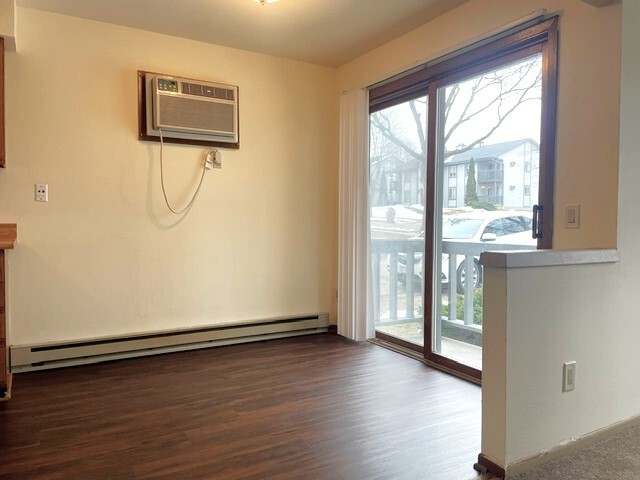 Dining, Deck Door - 6740 Jacobs Way
