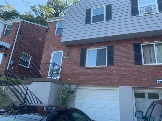 Building Photo - 938 Oranmore St