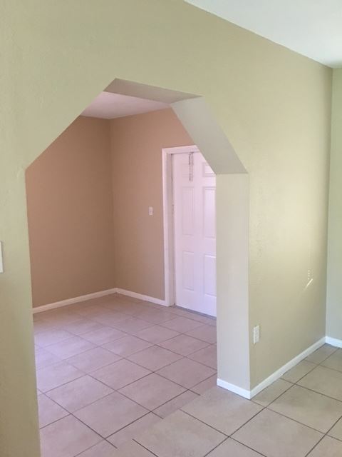 Building Photo - 3 br, 1 bath House - 1222 E HARRISON ST.