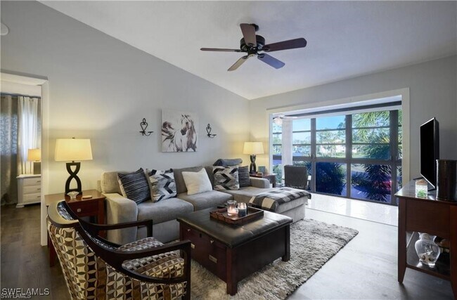 Foto del edificio - 8171 S Woods Cir
