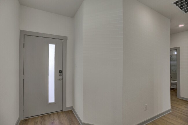 Building Photo - 1301 Wonder World Dr