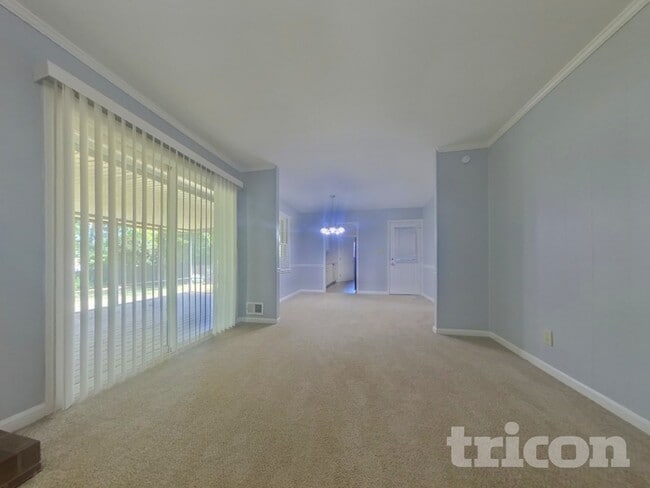 Foto del edificio - 490 Rocky Creek Dr