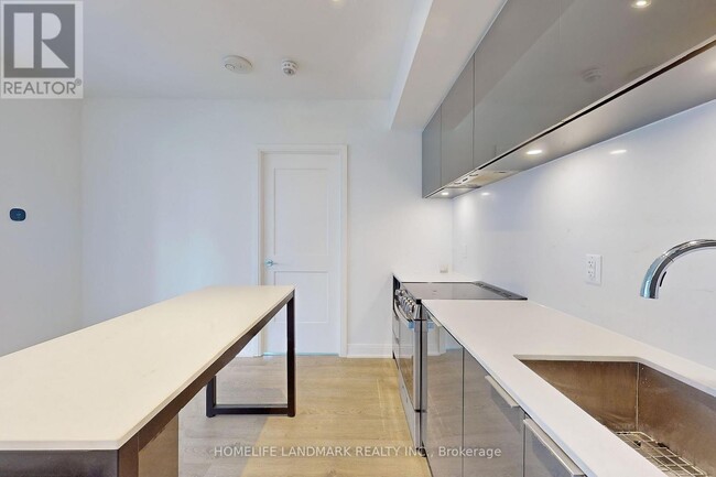 Photo du bâtiment - 65 Annie Craig Dr