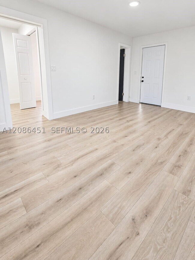 Foto del edificio - 801 NW 75th St